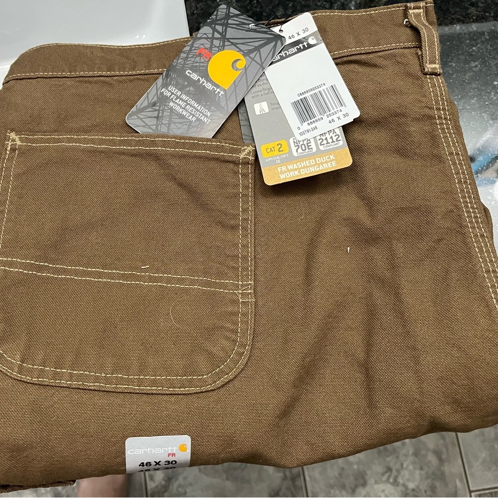 Selling a pair of Carhartt FR Men’s work pants